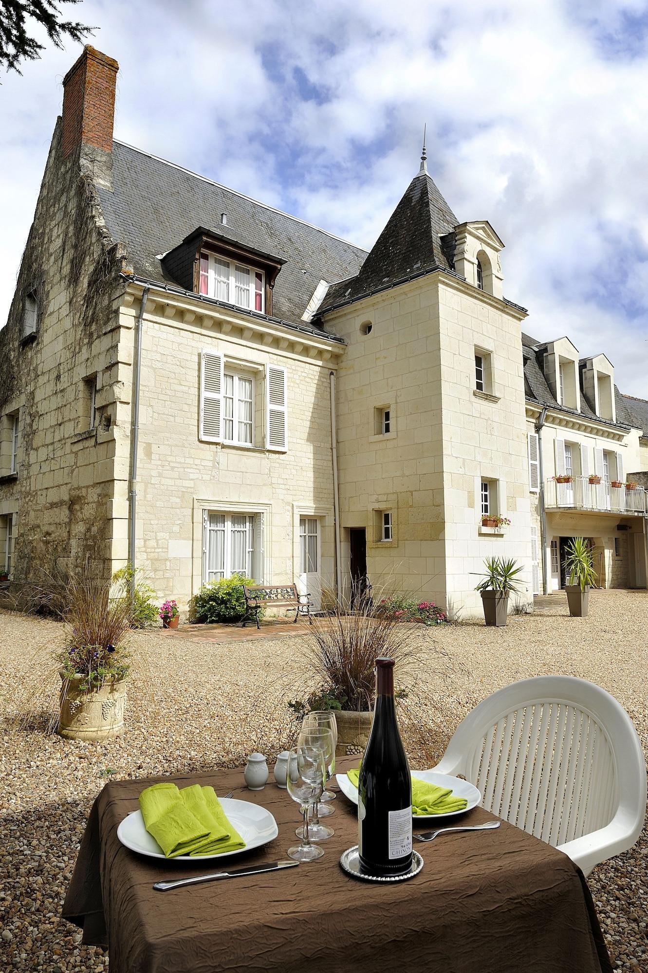 Logis Manoir De La Giraudiere Бомон-ан-Верон Экстерьер фото
